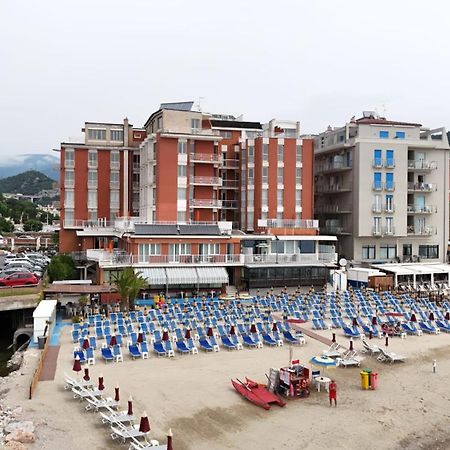 Hotel & Residence Stella Maris Pietra Ligure Exteriér fotografie