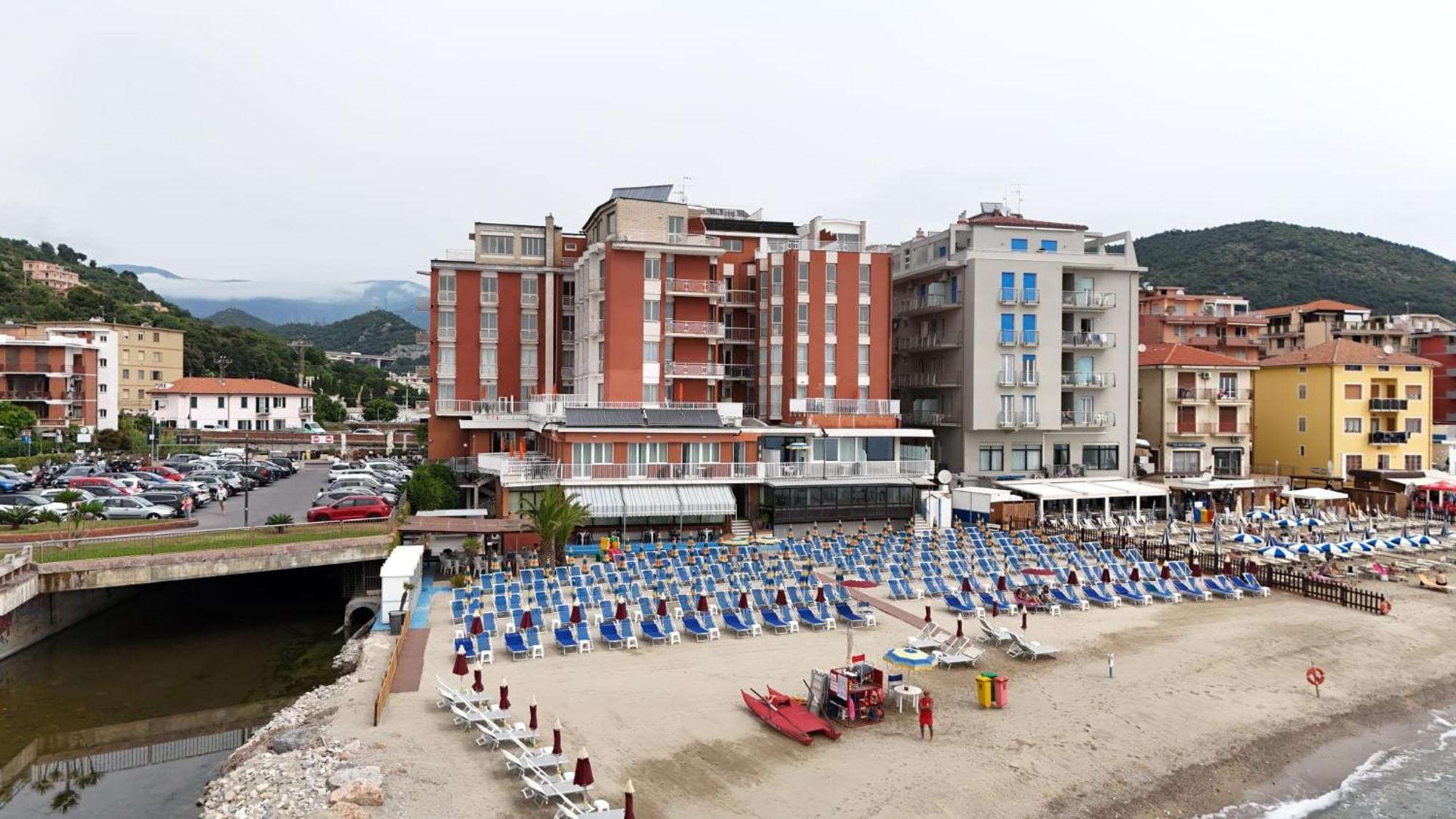 Hotel & Residence Stella Maris Pietra Ligure Exteriér fotografie